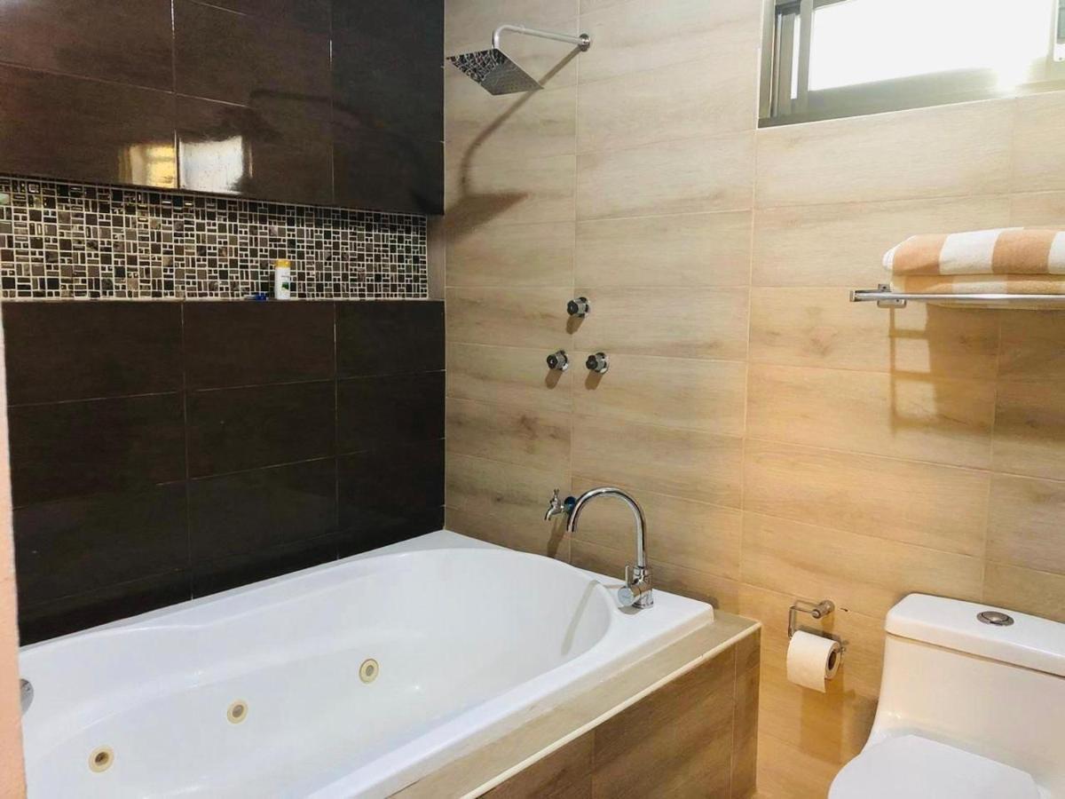 דירות ואיאדוליד Casa Lili 2: Luxurious/Amplio/Hot Water/Economic/Wifi/Tv מראה חיצוני תמונה